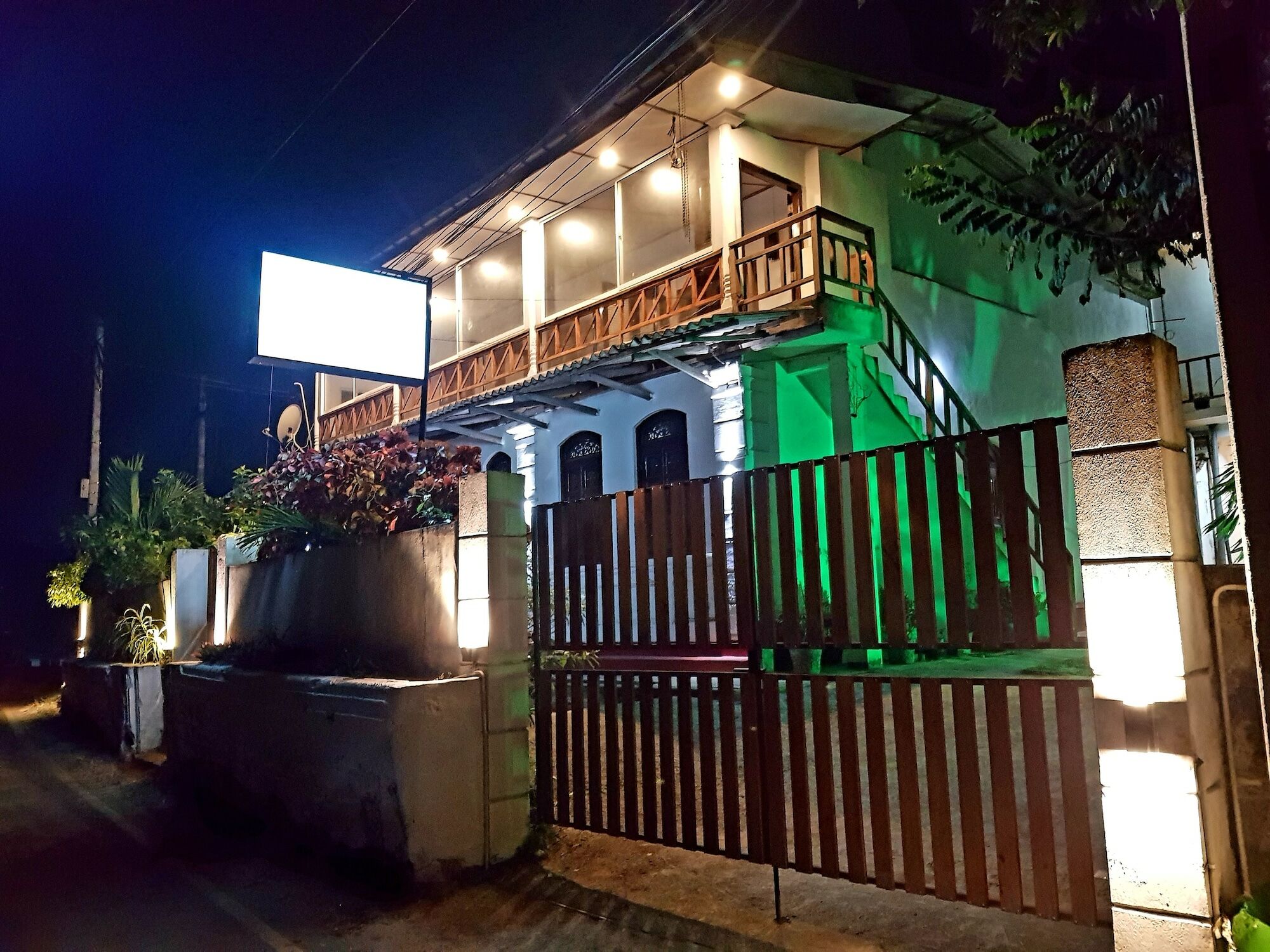 Villa Blue Ocean Mirissa Exterior photo